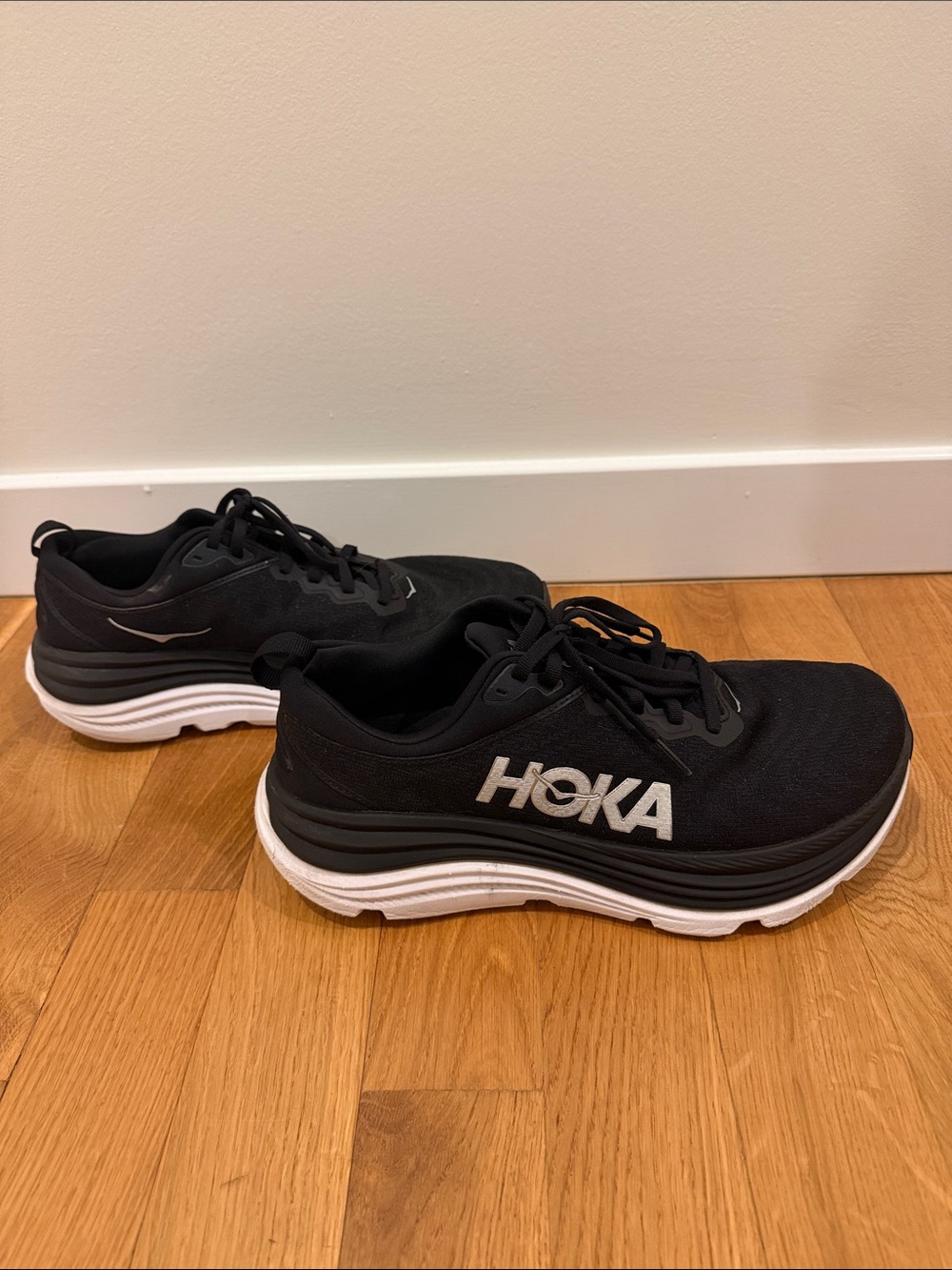 Hoka Men's Black and White Gaviota 5